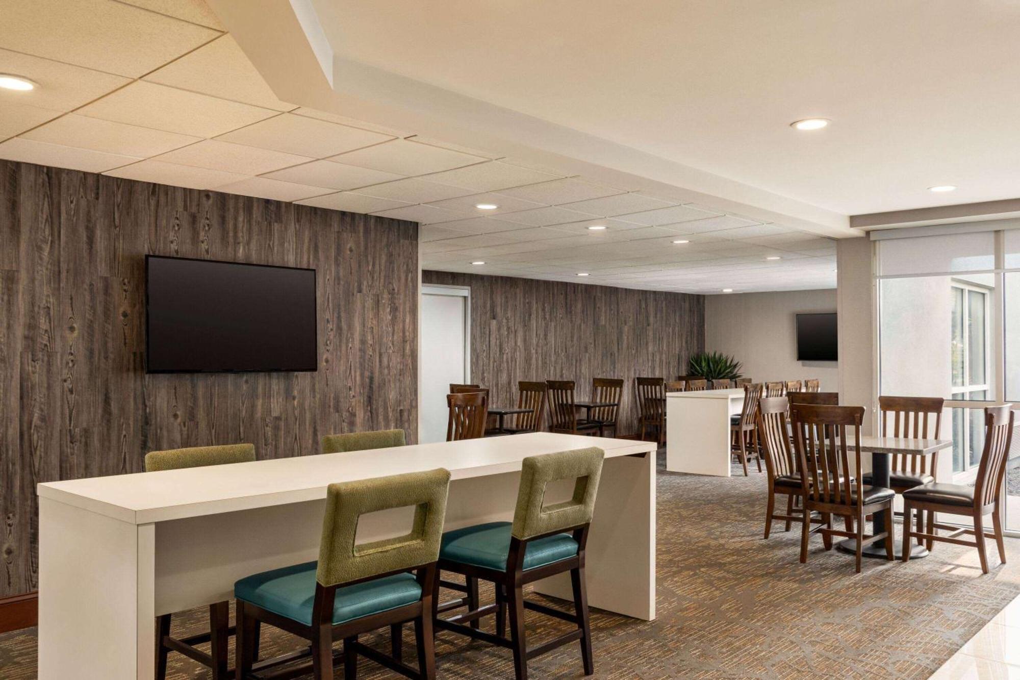Wingate By Wyndham Fletcher At Asheville Airport Bagian luar foto