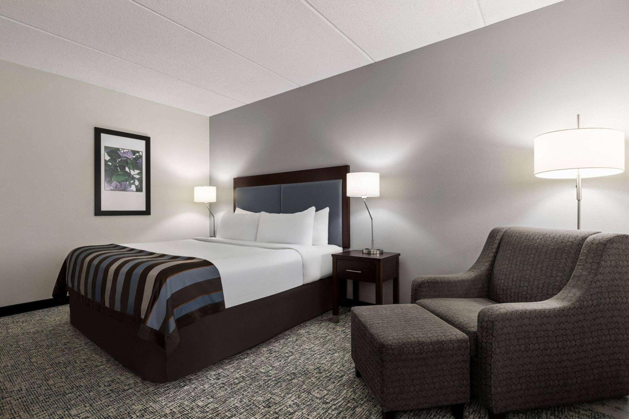 Wingate By Wyndham Fletcher At Asheville Airport Bagian luar foto