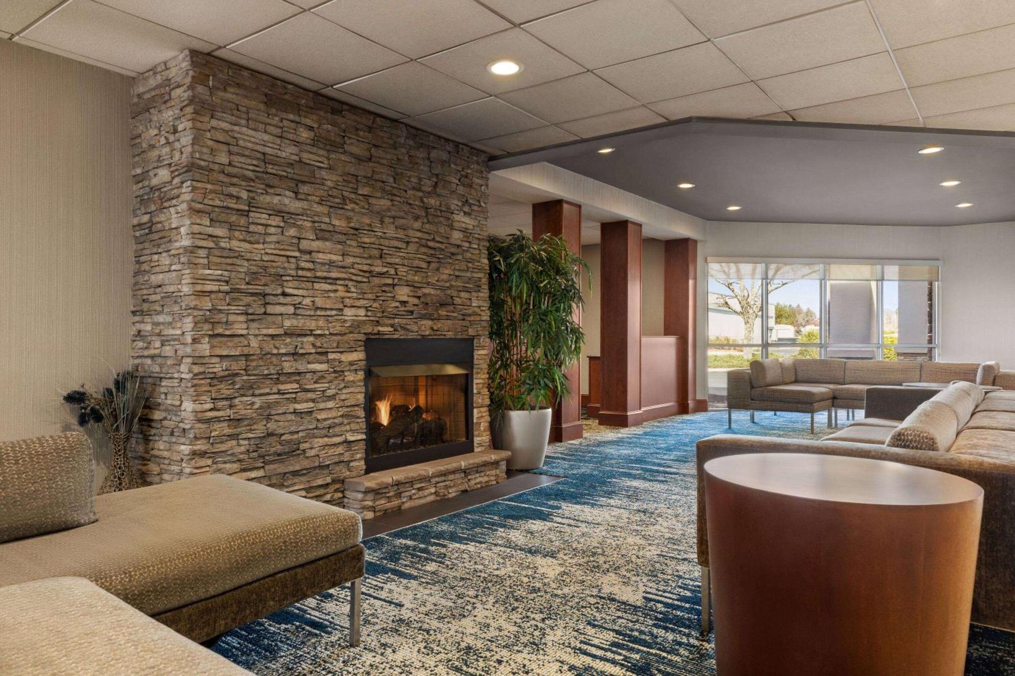 Wingate By Wyndham Fletcher At Asheville Airport Bagian luar foto