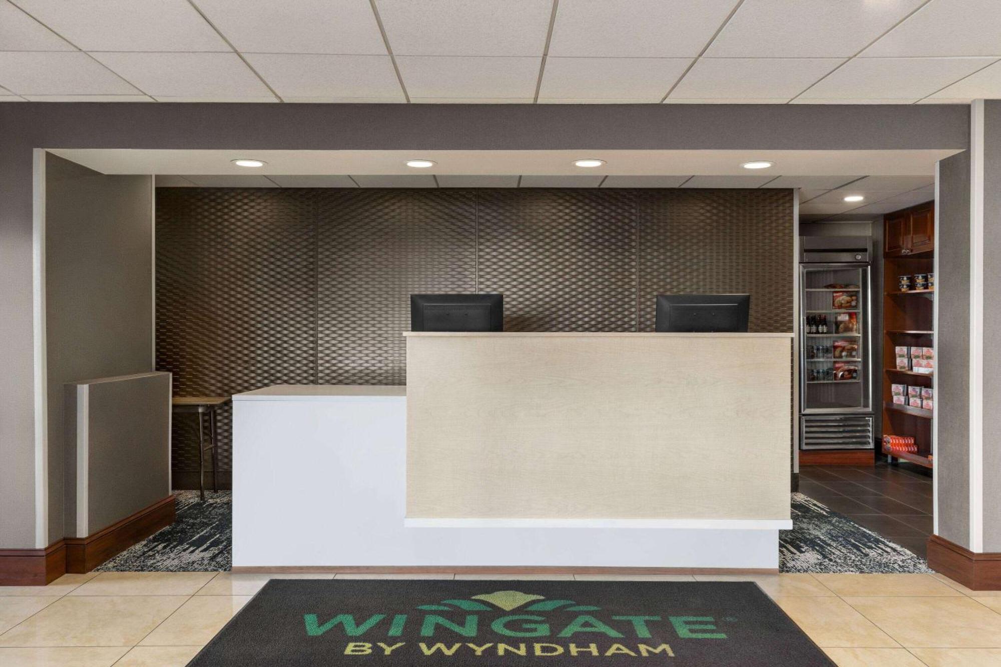 Wingate By Wyndham Fletcher At Asheville Airport Bagian luar foto